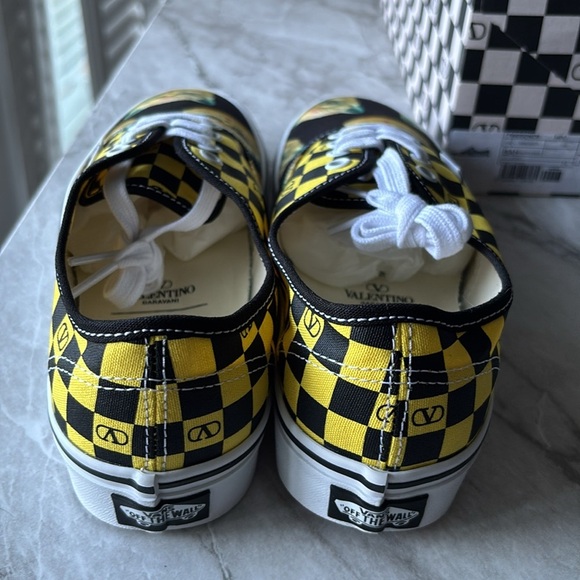 NWT VALENTINO GARAVANI AND VANS LOW-TOP FABRIC WITH VLOGO with cats size 38 - Picture 6 of 9